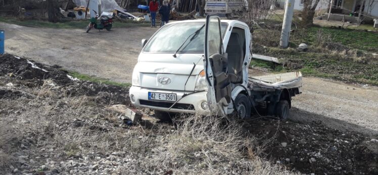 Konya’da katener bakım otosu ile kamyonet hemzemin geçitte çarpıştı: 1 yaralı