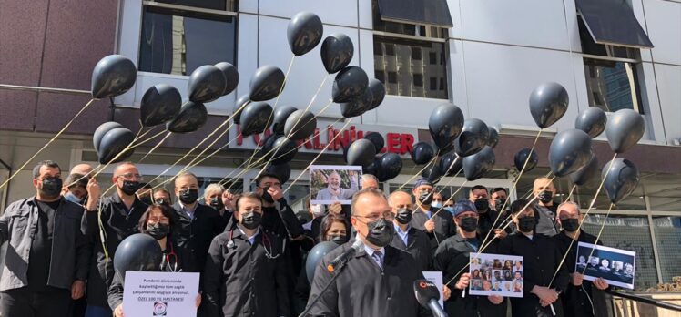 Sağlık çalışanları, “14 Mart Tıp Bayramı”nda Kovid-19 nedeniyle hayatını kaybeden meslektaşlarını andı