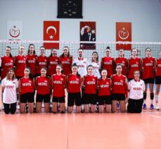 16 Yaş Altı Kız Milli Voleybol Takımı, Avrupa Şampiyonası Elemeleri'ne Ankara'da hazırlanıyor