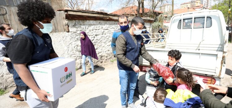 Asma Köprü Uluslararası Öğrenci Derneğinden Suriyeli yetimlere yardım kolisi