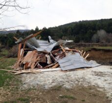 Bolu'da Yedigöller yolu üzerindeki kaçak yapıların yıkımına başlandı