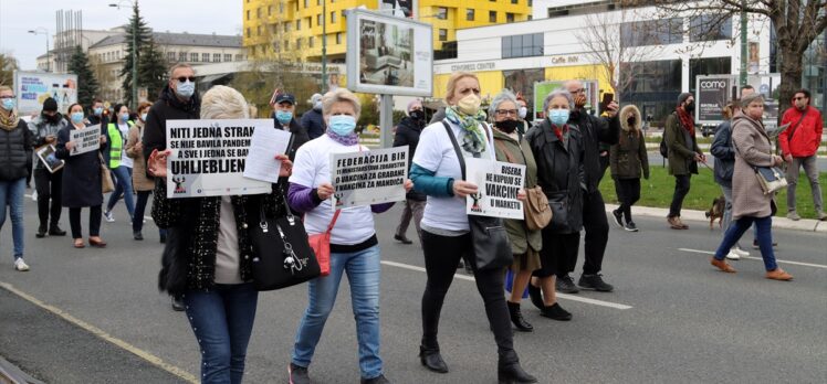 Bosna Hersek'te hükümetin salgınla mücadelesi protesto edildi