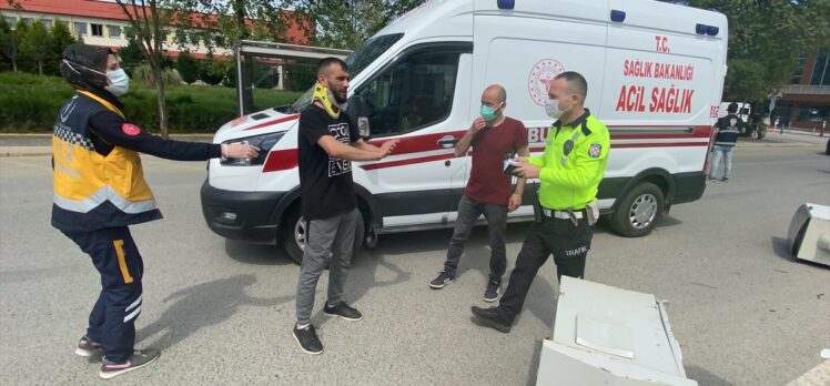 Düzce'de polisin “dur” ihtarına uymayan sürücünün kullandığı kamyonet EDS direğine çarptı