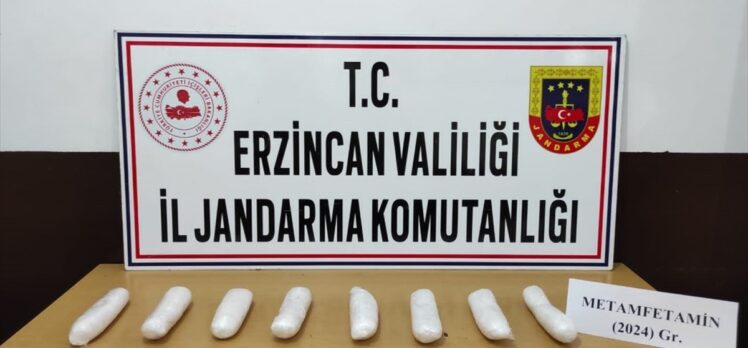 Erzincan'da çantalarından uyuşturucu çıkan iki yolcu tutuklandı