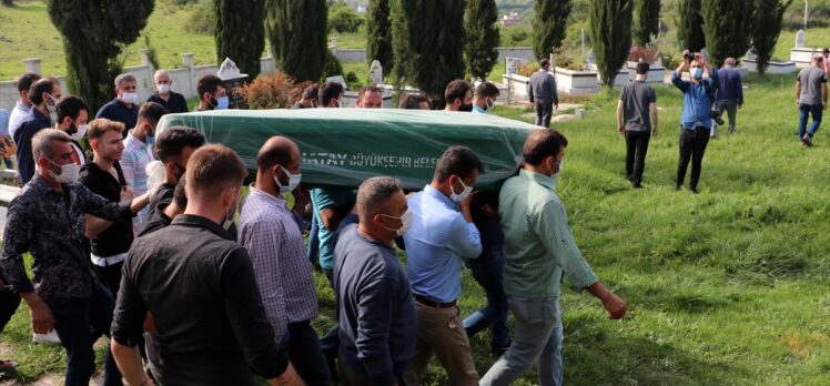 Hatay'daki trafik kazasında yaşamını yitiren 4 kişiden 3'ünün cenazesi defnedildi