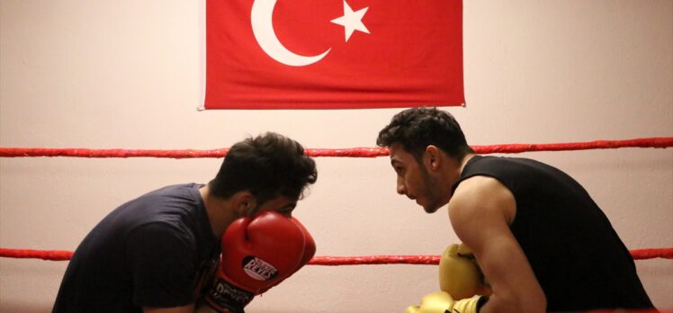 İzmirli ikiz boksörler, Muhammed Ali ve Sinan Şamil Sam'ı örnek alıyor