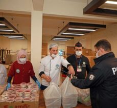 Kayseri'de görev başındaki polislerin iftarlıkları belediyeden