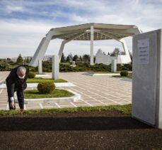 TBMM Başkanı Şentop, İstiklal Harbi kahramanları ve Meclis başkanlarının Devlet Mezarlığı'ndaki kabirlerini ziyaret etti