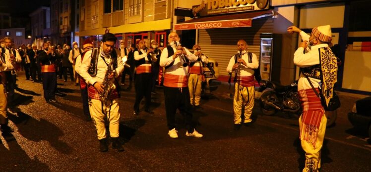 Tekirdağ'da vatandaşlar sahura “bandoyla” uyandırılıyor