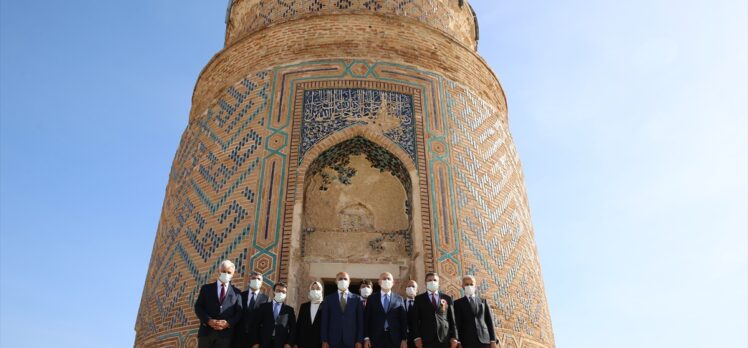 Ulaştırma ve Altyapı Bakanı Adil Karaismailoğlu, Hasankeyf'te incelemelerde bulundu