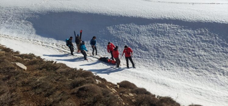 Van'da tırmanış sırasında ayağı burkulan kayakçı kurtarıldı