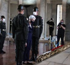 ABD Dışişleri Bakan Yardımcısı Sherman, Anıtkabir'i ziyaret etti