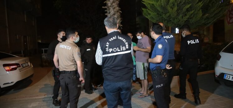 Adana'da apartman bahçesinde bıçaklanan iki kardeş hastaneye kaldırıldı