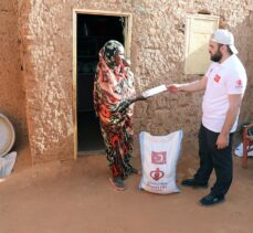 Afrika'nın Renkleri Derneği Sudan'da mülteci ve yetim ailelere gıda paketi dağıttı