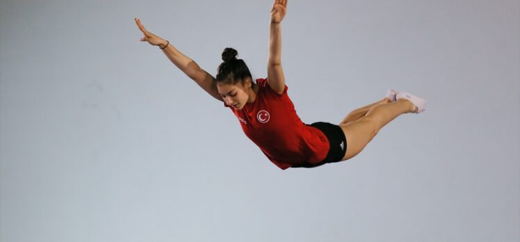 Avrupa Trampolin Cimnastik Şampiyonası'nda Türkiye'ye ilk madalyayı kazandıran Sıla'nın hedefi olimpiyatlar: