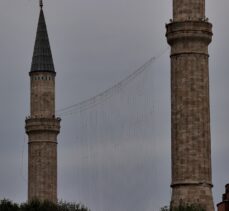 Ayasofya-i Kebir Camisi'ne Kelime-i Tevhid yazılı mahya asıldı