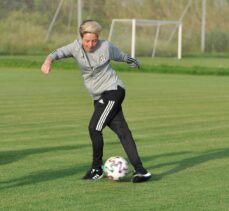 Beşiktaş Kadın Futbol Takımı'nın başarılı teknik direktörü Özgüvenç, futbol hayatını anlattı: