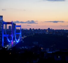 İstanbul'un köprüleri “Engelliler Haftası” için mavi renkle aydınlatıldı