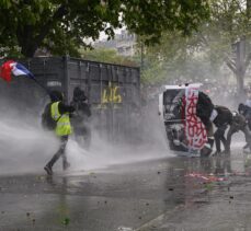 Fransa'da 1 Mayıs dolayısıyla düzenlenen gösterilerde 39 kişi gözaltına alındı