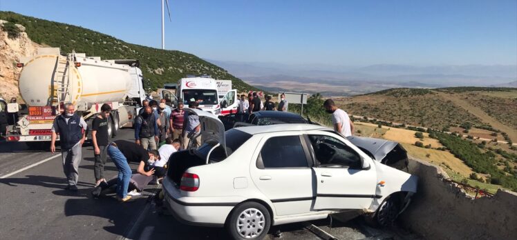 Gaziantep'te zincirleme trafik kazası: 2 ölü, 6 yaralı