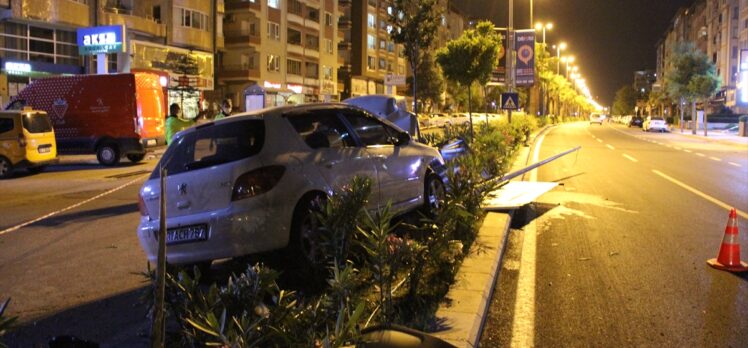 Hatay’da kaza yapan otomobilin sürücüsü olay yerinden kaçtı