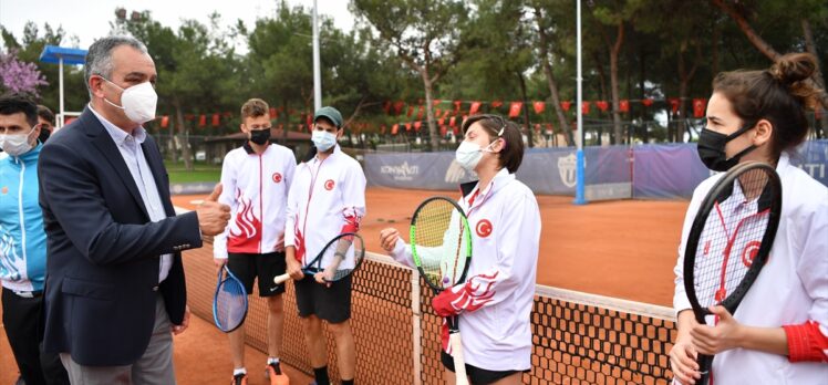 İşitme Engelliler Tenis Milli Takımı, Avrupa Şampiyonası hazırlıklarını Antalya'da sürdürüyor