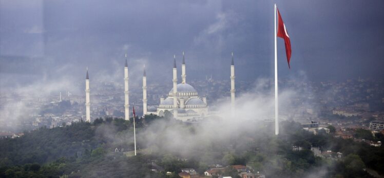 İstanbul'un en yüksek yapısı Çamlıca Kulesi'nin ilk ziyaretçileri gazeteciler oldu