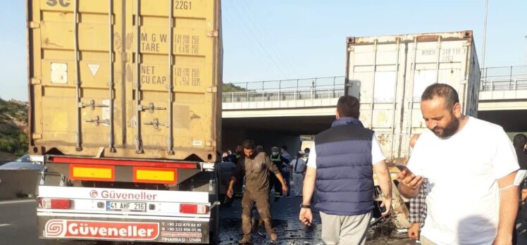 Kocaeli'de beton bariyere çarpan tırın şoförü yaralandı