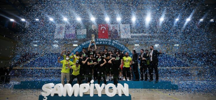 Merkezefendi Belediyesi Denizli Basket şampiyonluk kupasını aldı