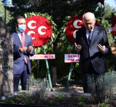 MHP Genel Başkanı Bahçeli, Alparslan Türkeş'in kabrini ziyaret etti: