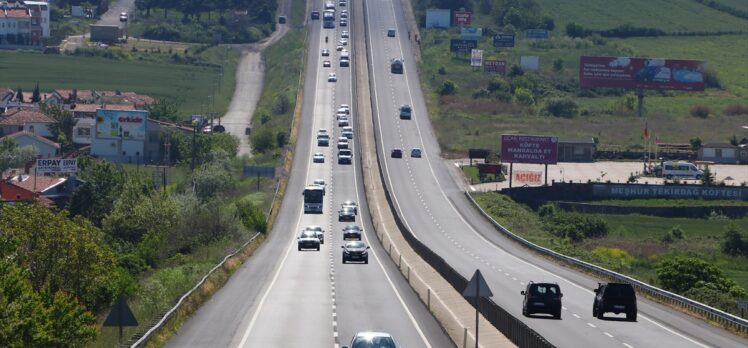 Tekirdağ-İstanbul yolunda trafik yoğunluğu yaşanıyor