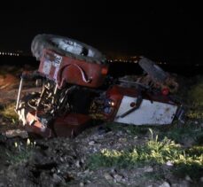 Uşak'ta devrilen traktörün altında kalan yabancı uyruklu bir kişi hayatını kaybetti