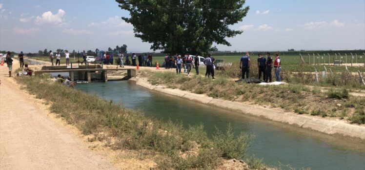 GÜNCELLEME – Adana'da sulama kanalına devrilen araçtaki iki kişinin cesedine ulaşıldı