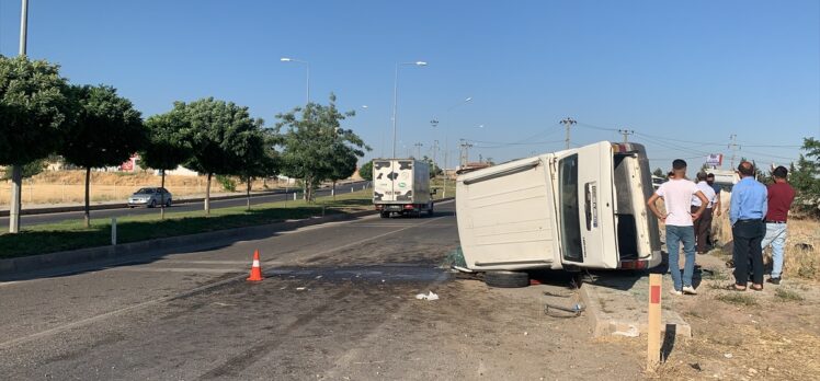 Adıyaman'da minibüs devrildi: 5 yaralı