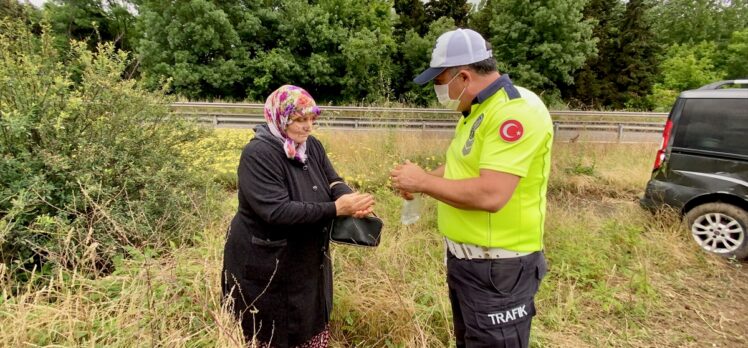 Anadolu Otoyolu'nda kaza yaparak ters yöne geçen tır araçlara çarpmadan durdu