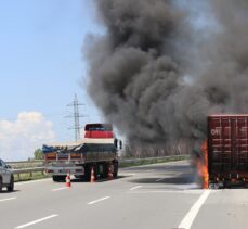 Anadolu Otoyolu'nda tır yangını ulaşımı aksattı