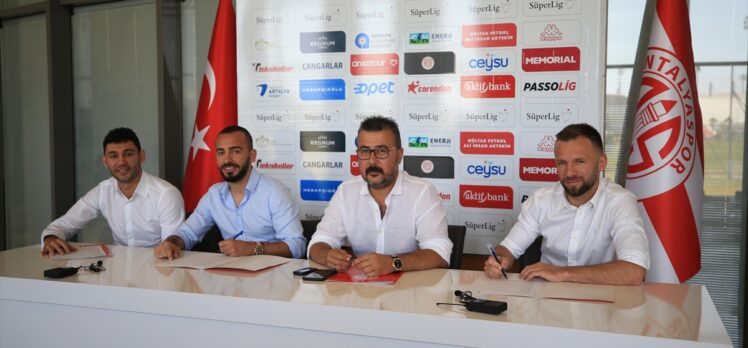 Antalyaspor'da iç transferde 3 futbolcuyla sözleşme imzalandı