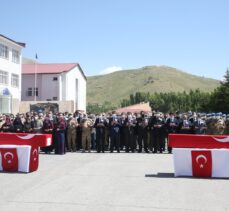 Bitlis'te şehitler uğurlandı