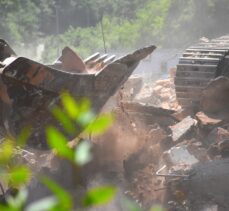 Boşnak nine Orloviç'in bahçesindeki kilisenin yıkılması Boşnak siyasetçilerce memnuniyetle karşılandı