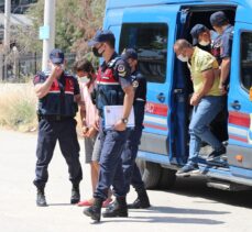 Denizli'de mahrem görüntülerini kaydettikleri kişilere şantaj yaptığı öne sürülen iki kişi yakalandı