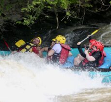 Düzce'de macera tutkunları rafting yaparak adrenalin depoladı