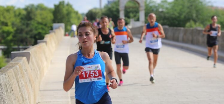 Edirne'de 6. Sınırsız Dostluk Yarı Maratonu 20 ülkeden 1045 sporcunun katılımıyla koşuldu