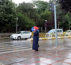 Edirne'de sağanak geçişleri zaman zaman etkili oluyor