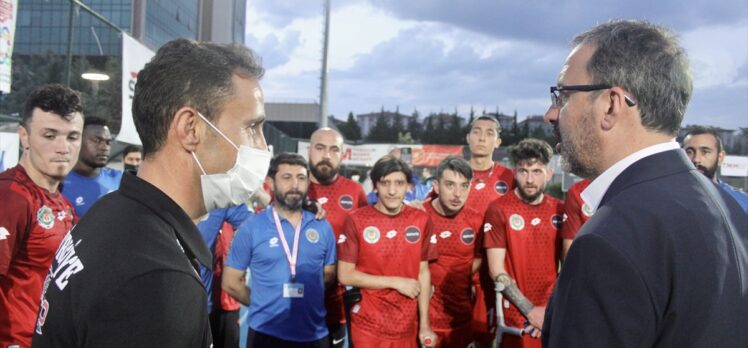 Gençlik ve Spor Bakanı Mehmet Muharrem Kasapoğlu, Ampute Futbol Süper Ligi maçını izledi