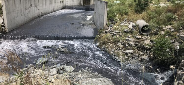 Haramidere Deresi'nde suyun rengi maviye döndü