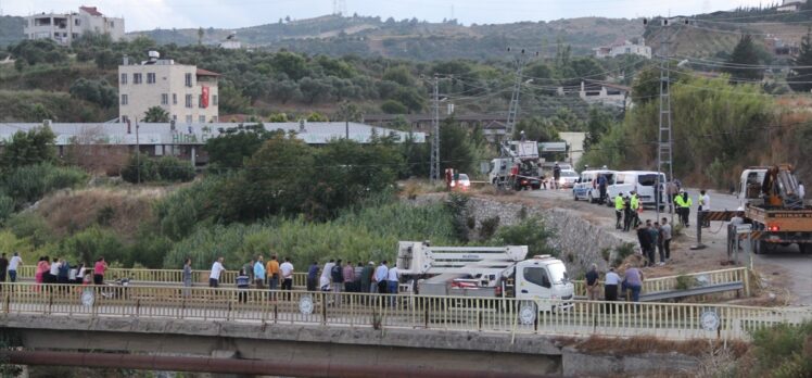 Hatay'da otomobil yayaya çarpıp dereye devrildi: 1 ölü, 3 yaralı