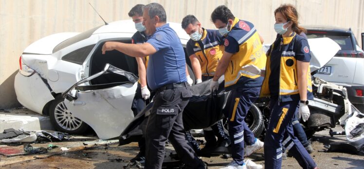 Hatay'da trafik kazası: 3 ölü, 4 yaralı