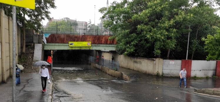 GÜNCELLEME 2- İstanbul'da bazı bölgelerde sağanak etkili oluyor