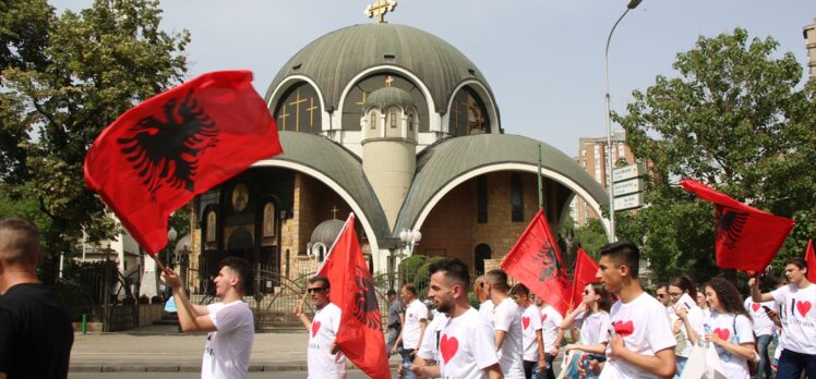 Kuzey Makedonya'da Çamerya katliamının 77'nci yılı nedeniyle yürüyüş düzenlendi