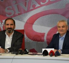 Sivasspor, teknik direktör Rıza Çalımbay ile 1 yıllık sözleşme imzaladı.